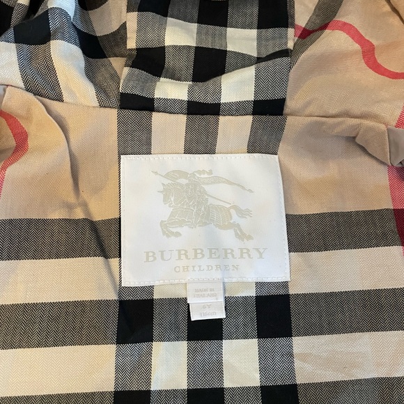 Burberry children’s raincoat/windbreaker size 6 - Picture 5 of 6